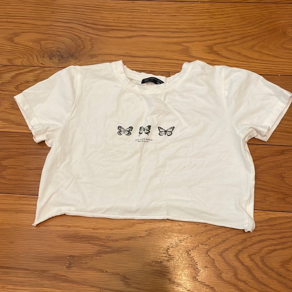 Women’s butterfly cropped T